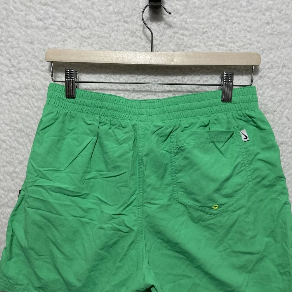 NIKE Swim Shorts Trunks Men's Size M Green Brief-Lined Drawstring Pockets‎ Logo